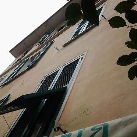 Hotel Lady Susanna Вараце Екстериор снимка
