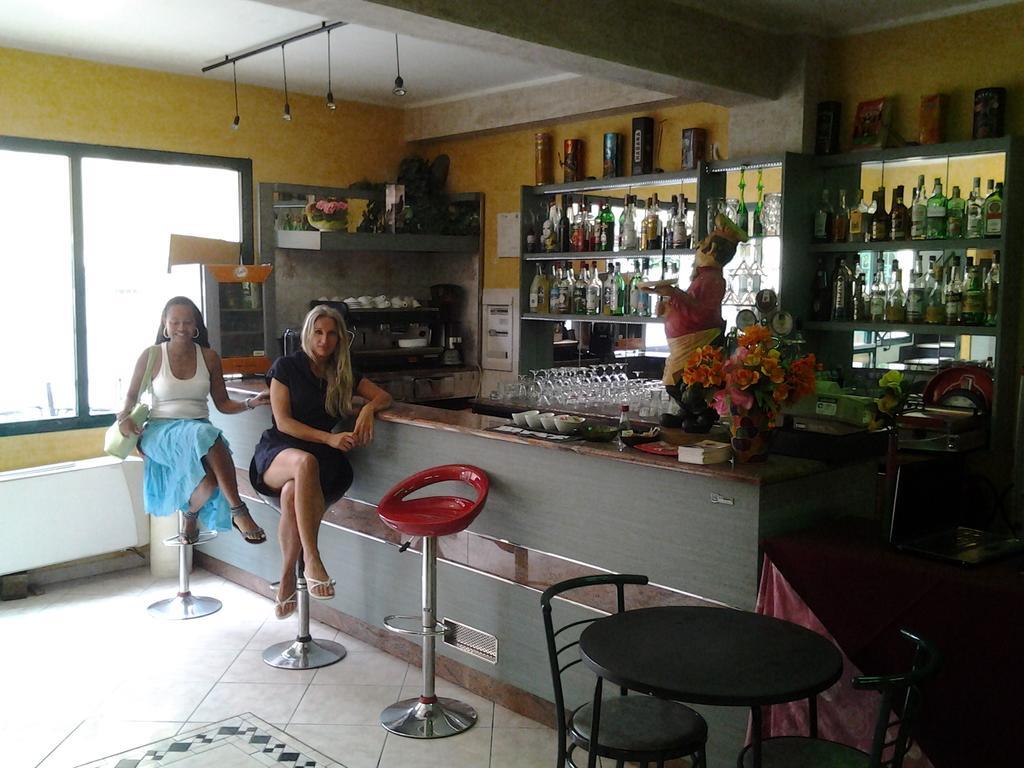 Hotel Lady Susanna Вараце Екстериор снимка
