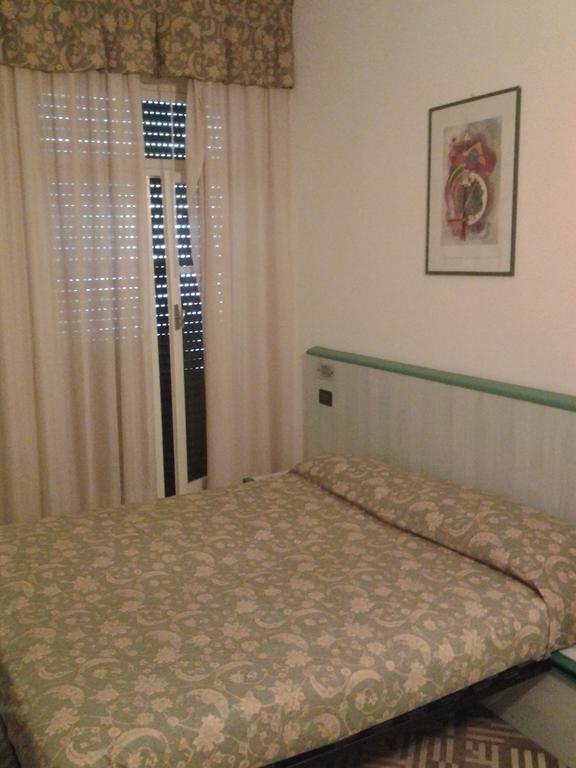 Hotel Lady Susanna Вараце Екстериор снимка