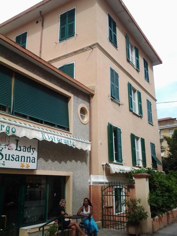 Hotel Lady Susanna Вараце Екстериор снимка