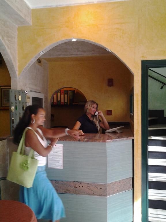 Hotel Lady Susanna Вараце Екстериор снимка