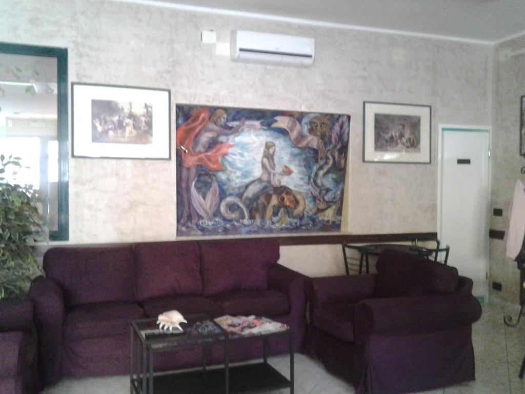 Hotel Lady Susanna Вараце Екстериор снимка