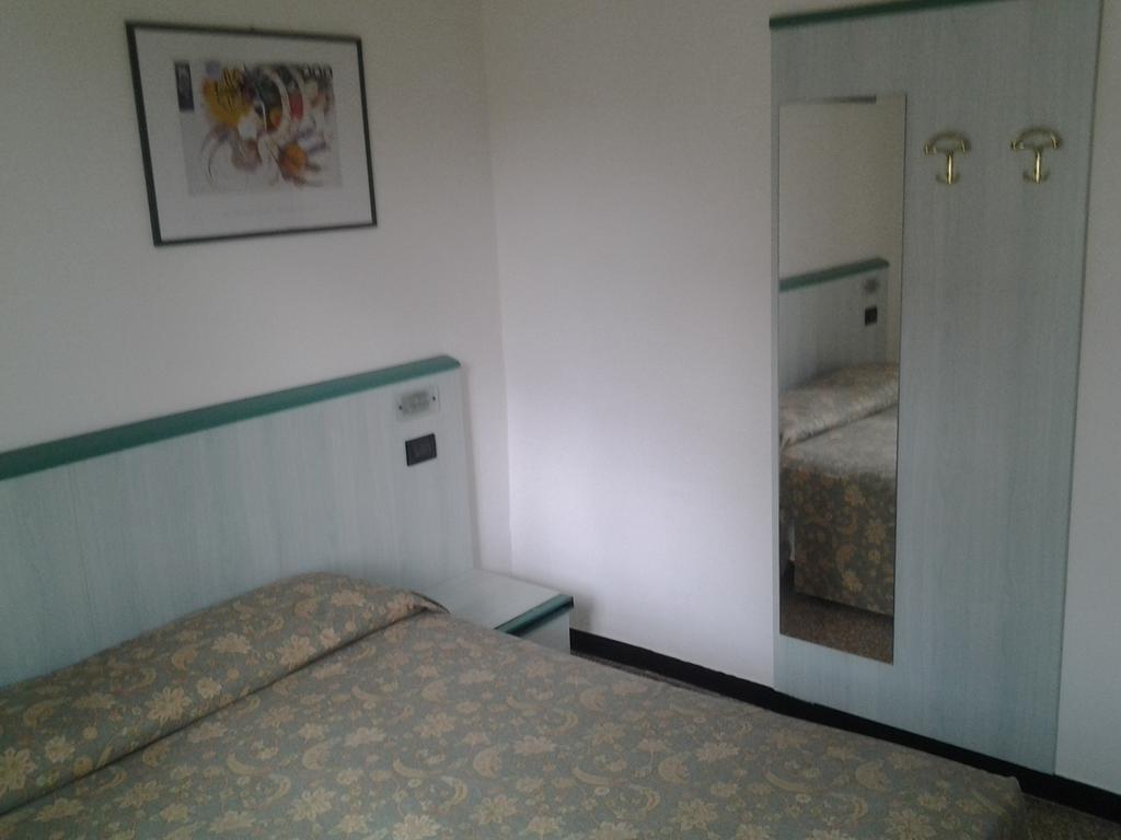 Hotel Lady Susanna Вараце Екстериор снимка