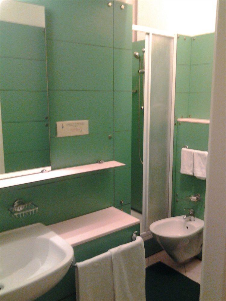 Hotel Lady Susanna Вараце Екстериор снимка